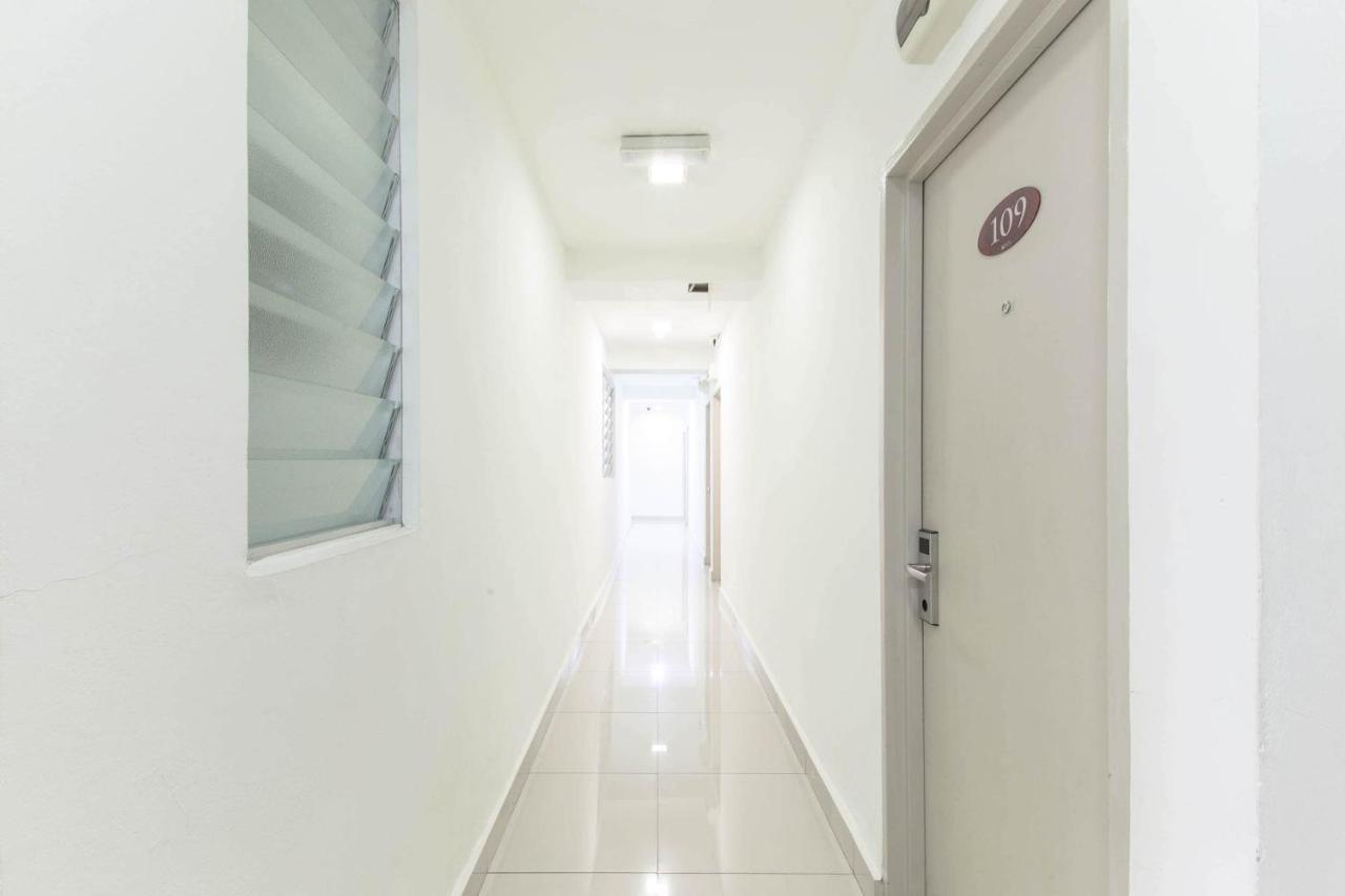 OYO 325 Damansara Inn Petaling Jaya Luaran gambar