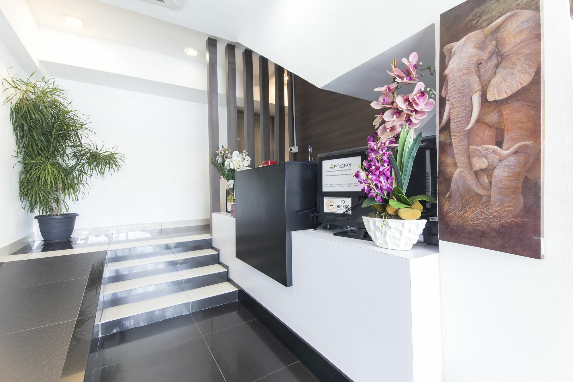 OYO 325 Damansara Inn Petaling Jaya Luaran gambar