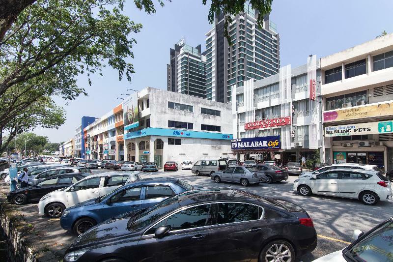 OYO 325 Damansara Inn Petaling Jaya Luaran gambar